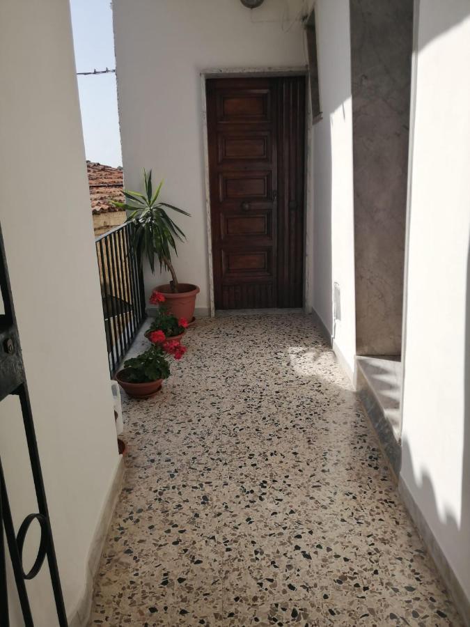 I Trecento Hotel Padula Bagian luar foto